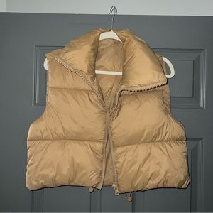 Cropped puffer vest